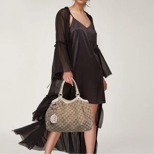 AUTHENTIC GUCCI Sukey with original dustbag and shopping bag!